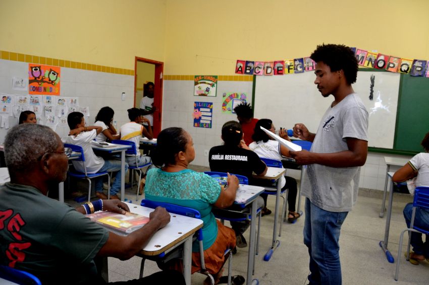 Educação de Aracaju ainda tem cerca de três mil vagas para o ensino noturno