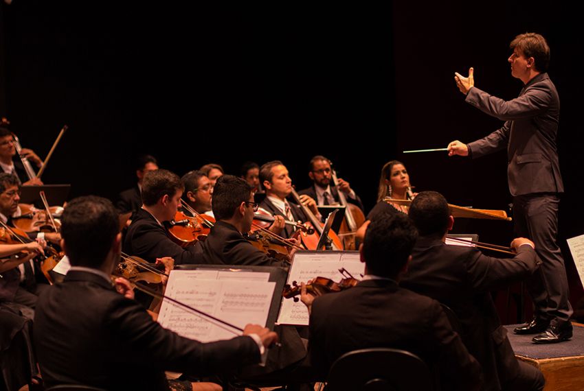 Música Sinfônica Brasileira contagia público em concerto da ORSSE