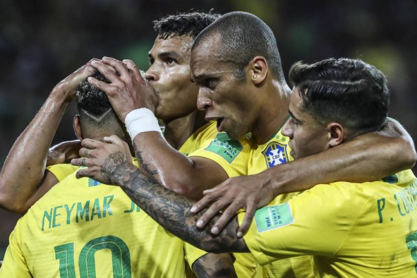 Brasil derrota a Sérvia, fica em primeiro e vai enfrentar o México