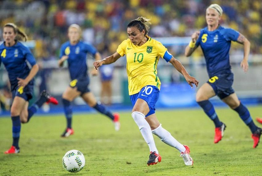 Mulheres pedem ações afirmativas e gestão profissional no futebol feminino