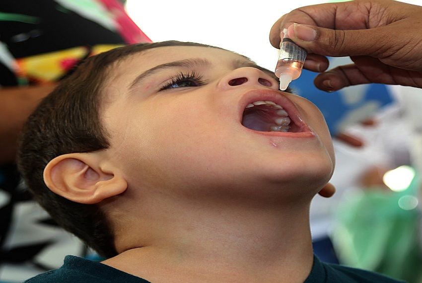 Vacinação é única maneira de prevenir a paralisia infantil
