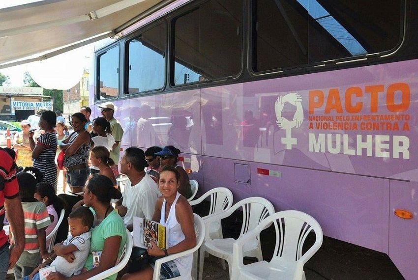 Ônibus Lilás conscientiza sobre violência contra mulher em Riachuelo e Divina Pastora
