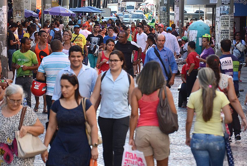 Número de famílias endividadas recua mais de 4% em Aracaju