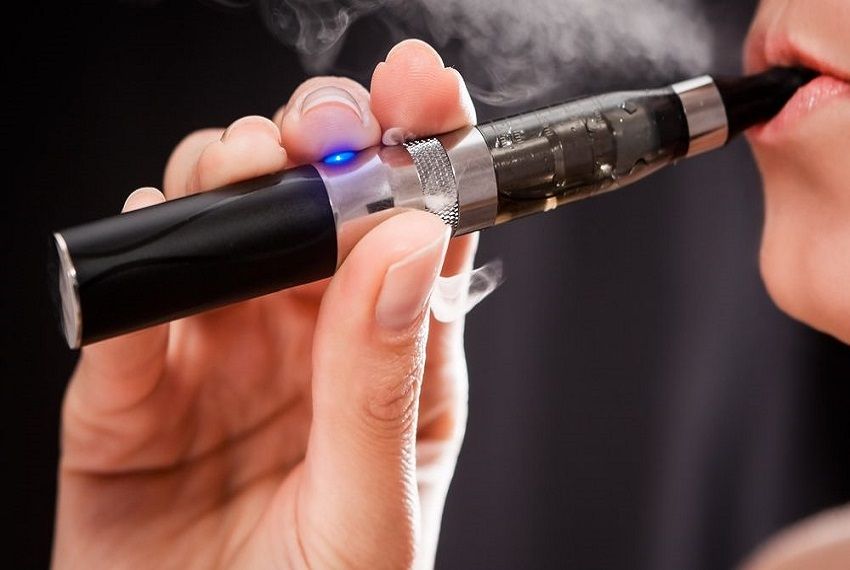 Pesquisa aponta que cigarro eletrônico pode induzir consumidor à dependência