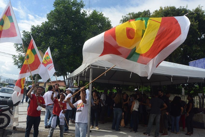 Dia do Basta inicia com protestos em Sergipe