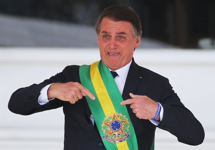 Bolsonaro assina decreto e salário mínimo vai de R$ 954 para R$ 998 em 2019