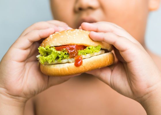 Obesidade infantil: o perigo pode estar na hora do lanche