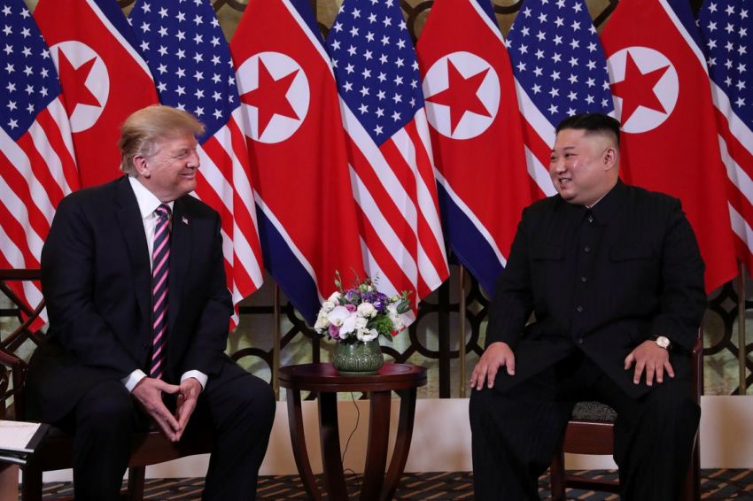 Trump e Kim Jong-un se reúnem no Vietnã
