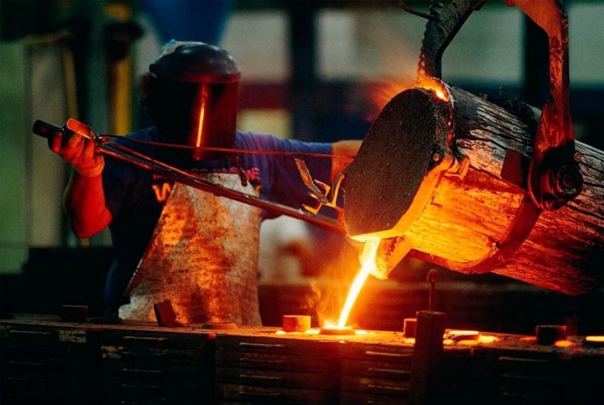 Produção nacional de aço bruto tem leve recuperação no bimestre