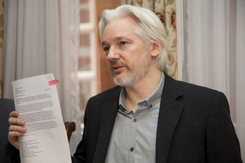 Moreno diz ter negociado condições para entregar Assange