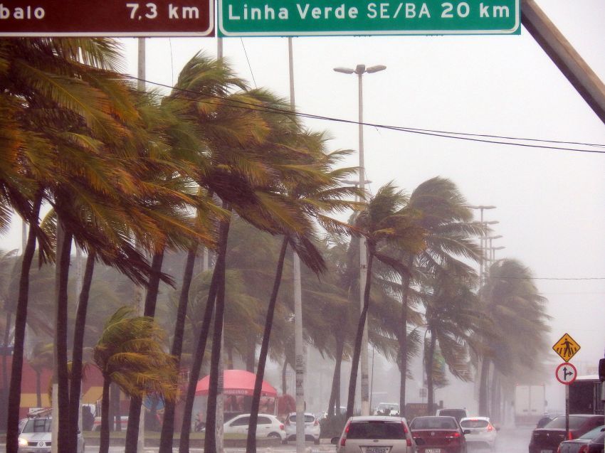 Prefeitura de Aracaju faz alerta para ventos fortes
