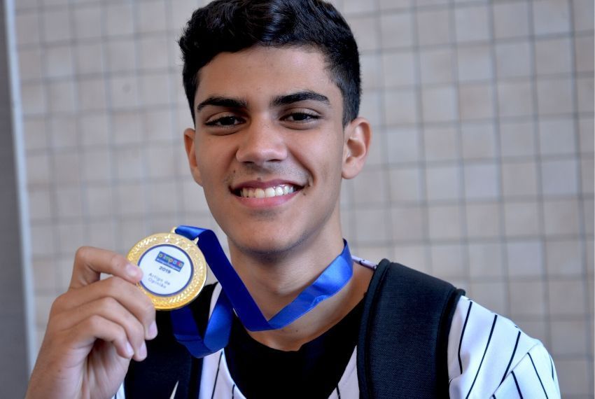Estudante sergipano conquista ouro na etapa nacional da Olimpíada de Língua Portuguesa