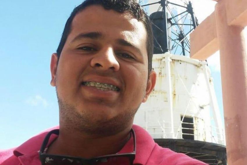 Jovem é assassinado dentro da casa de empresário