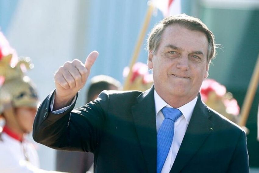 Bolsonaro insulta repórter da Folha com insinuação sexual