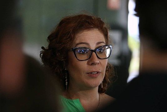 Belivaldo vai processar Carla Zambelli por divulgar fake news