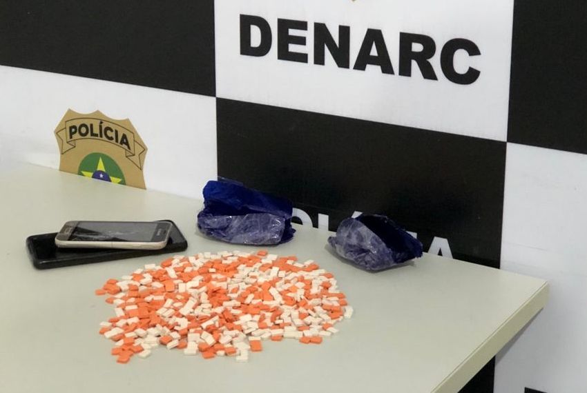 Denarc prende dois homens e apreende R$ 50 mil em drogas sintéticas