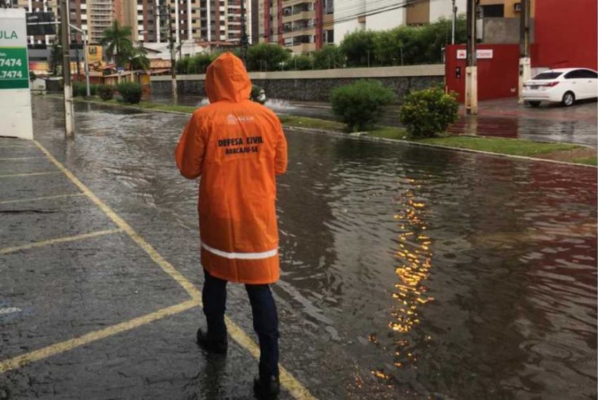 Defesa Civil monitora diversas áreas da capital