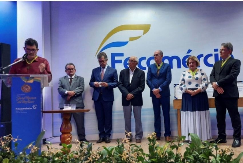 Fecomércio condecora empresários com a Comenda José Ramos de Moraes