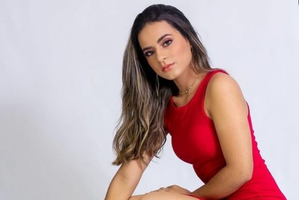 Sabrina Reis faz seu debut plena