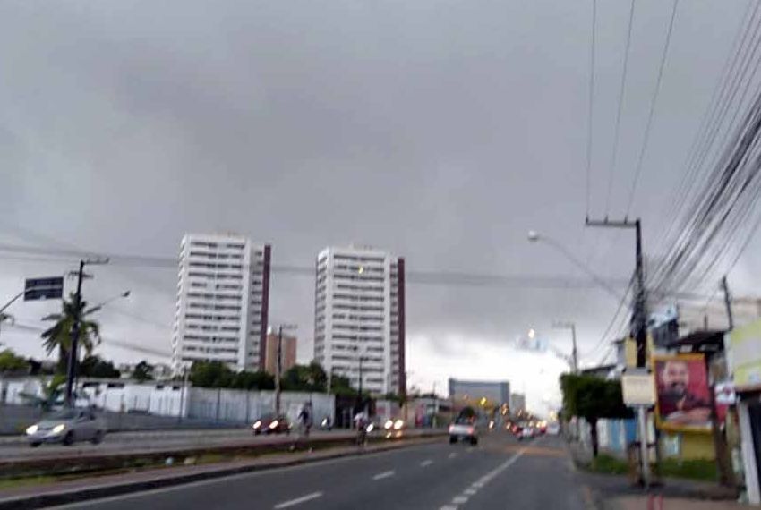 Tempo sem Sergipe prossegue com chuvas e temperaturas abaixo dos 30°
