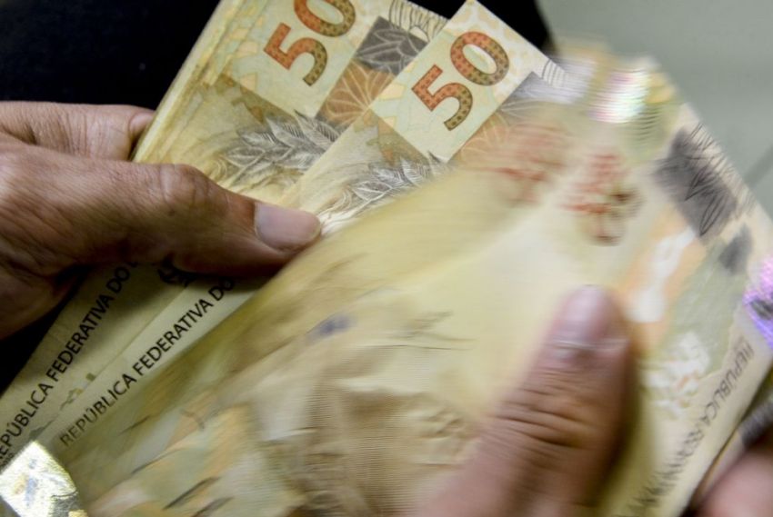 Poupança tem retirada recorde de R$ 22 bilhões
