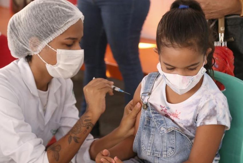 Aracaju inicia vacinação nas escolas e creches a partir de segunda, 12
