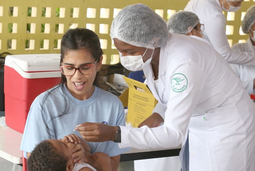 Prefeitura de Aracaju inicia vacinação nas escolas e creches atendendo toda a comunidade escolar