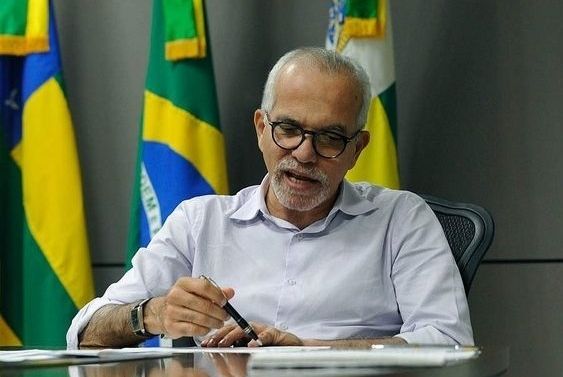 Edvaldo Nogueira anunciou ontem o pagamento dos salários dos servidores municipais