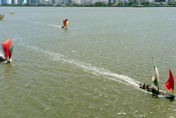 Capitania dos Portos promove competição de regata em Aracaju