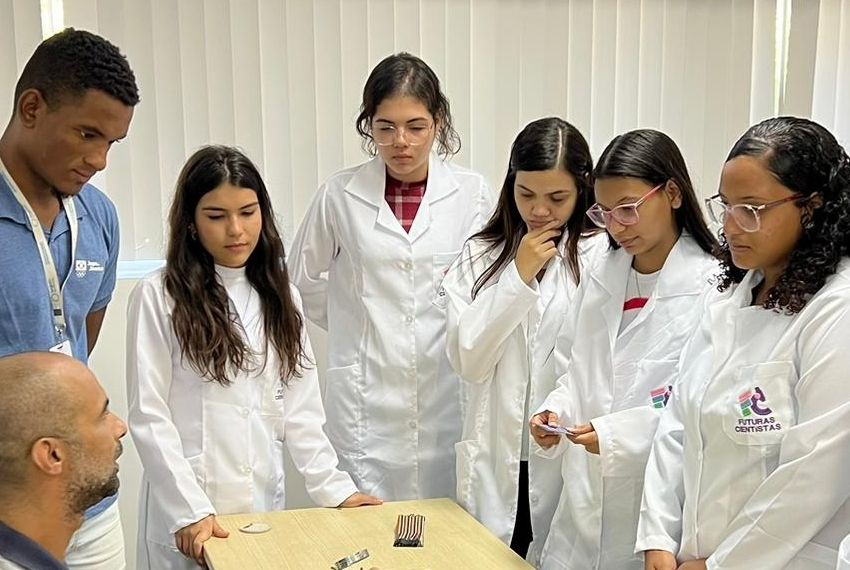 Estudantes participam do programa nacional Futuras Cientistas no SergipeTec