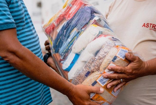 Sergipe entrega cestas básicas para pessoas que vivem com HIV/Aids