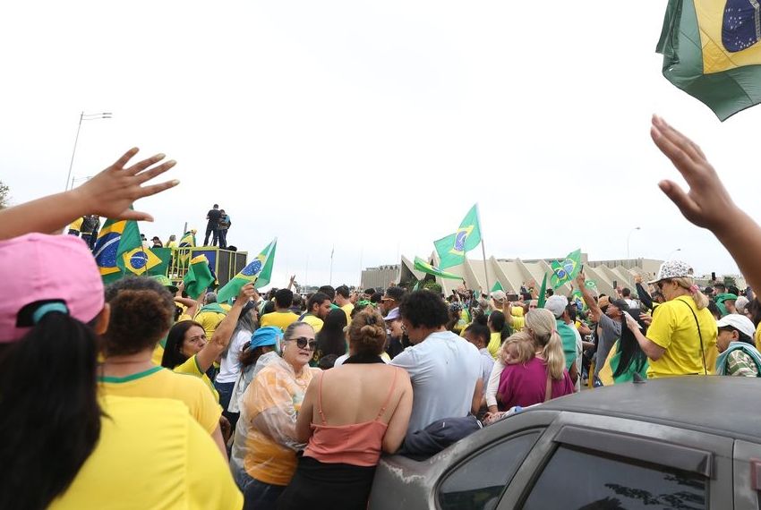Moraes solta mais 52 presos por atos golpistas
