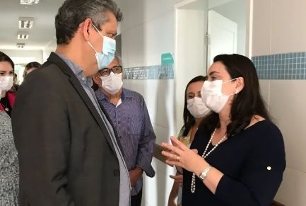 Ministro Márcio Macedo visita Hospital Santa Isabel