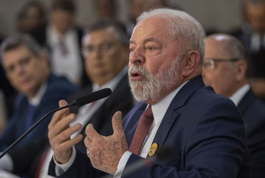 'Não vamos transformar escolas em prisão', diz Lula