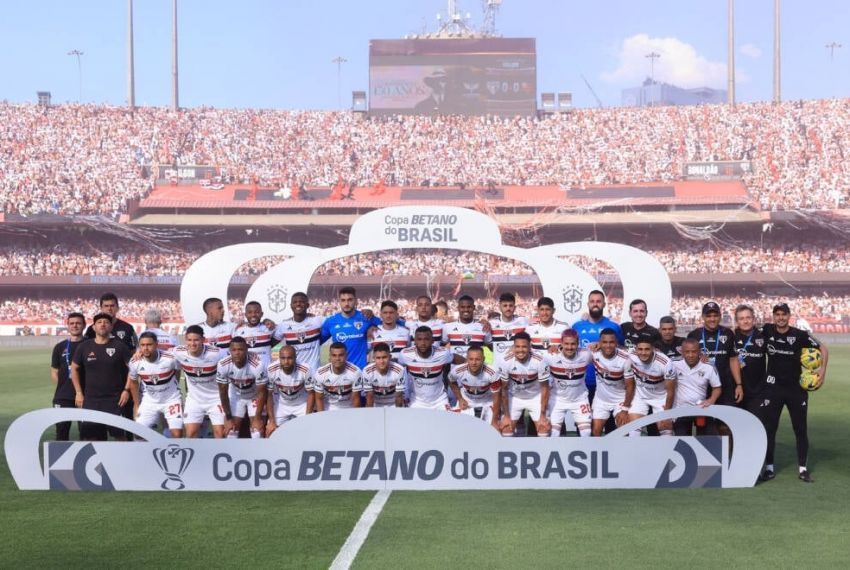 São Paulo empata com o Flamengo e fatura título inédito