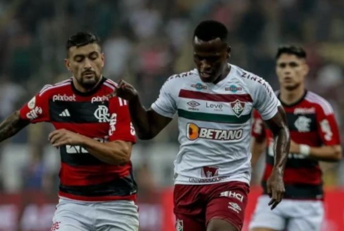 Fluminense arranca empate do Flamengo e atrapalha rival na briga pelo  título