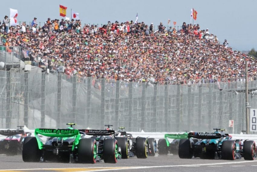 Verstappen vence GP do Japão; Pérez e Sainz fecham o pódio