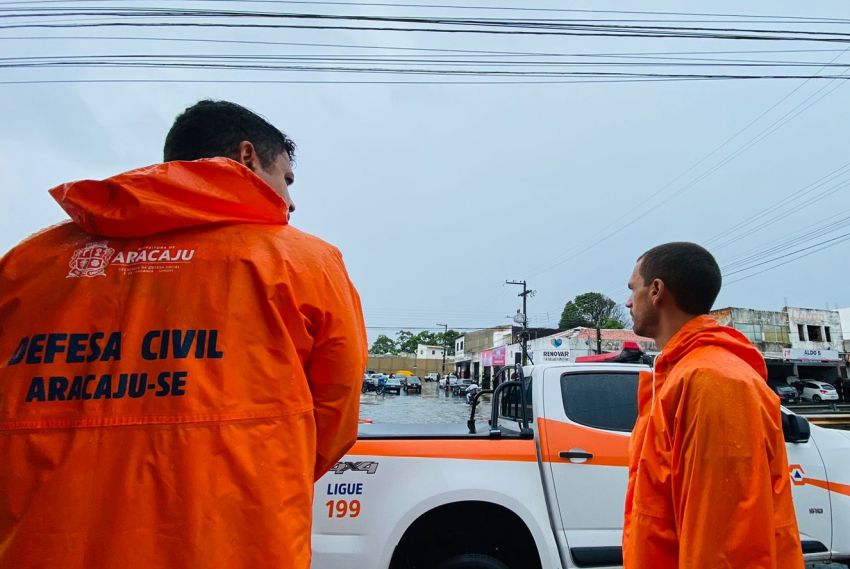 Defesa Civil emite alerta de chuva para as próximas 24 horas em Aracaju Defesa Civil