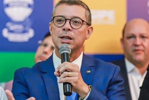 Fábio Mitidieri retorna para as funções de governador