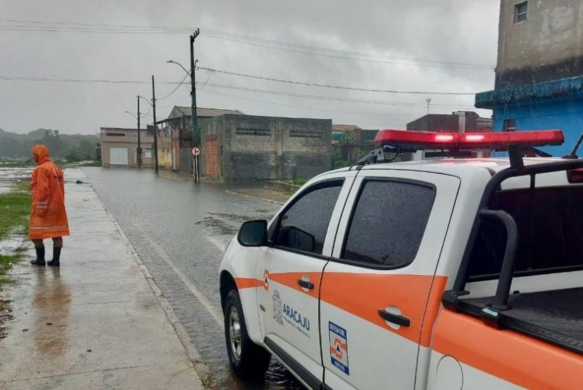 Defesa Civil emite alerta de chuva moderada para as próximas 24h em Aracaju