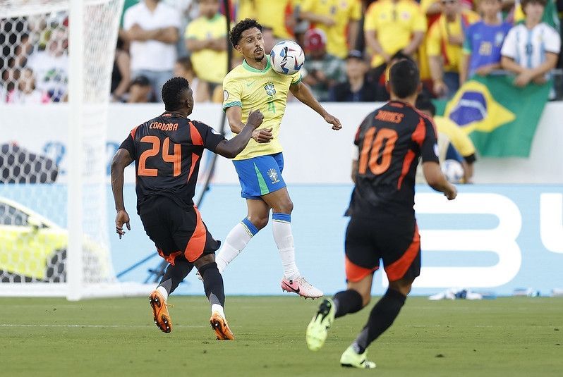 Brasil não passa de empate com a Colômbia e fica em segundo no Grupo D