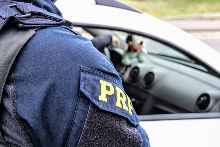 PRF flagra em Sergipe dois condutores dirigindo com a CNH suspensa