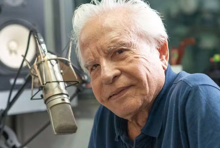 Morre o jornalista Cid Moreira aos 97 anos