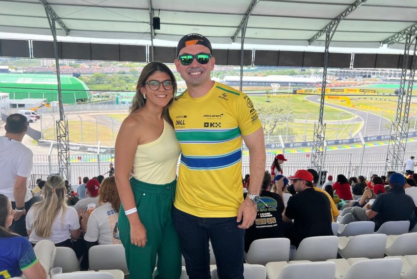 Diego Castro e Lara Batalha curtem Fórmula 1