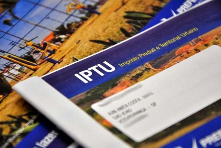 Prefeito de Aracaju assina decreto que regulamenta cobrança do IPTU 2025