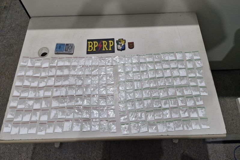 Homem é preso com 180 pacotes de cocaína em Socorro