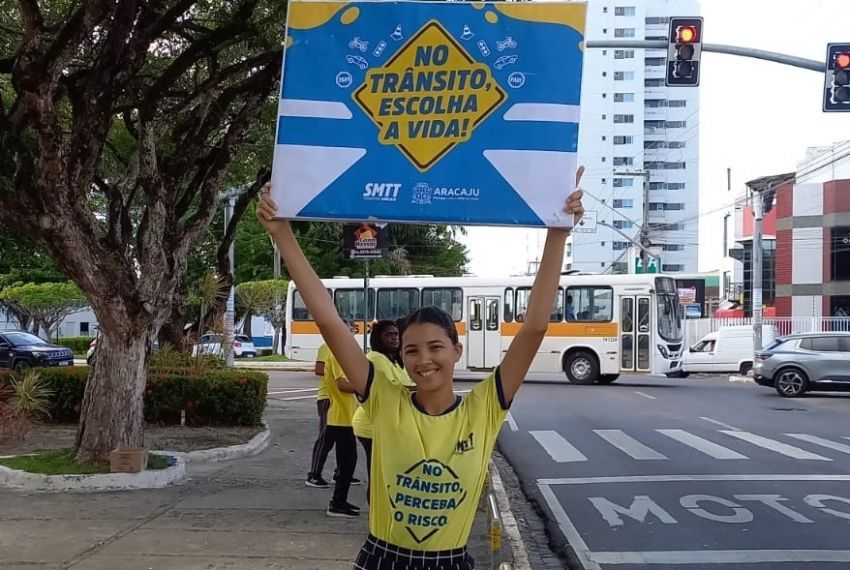 SMTT conscientiza população para um trânsito mais seguro