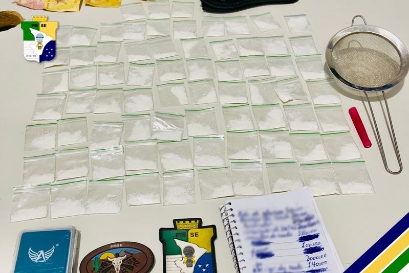 Homem é preso em posse de 73 embalagens de cocaína em Feira Nova