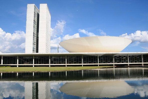 Câmara aprova taxação de 15% sobre lucro de multinacionais