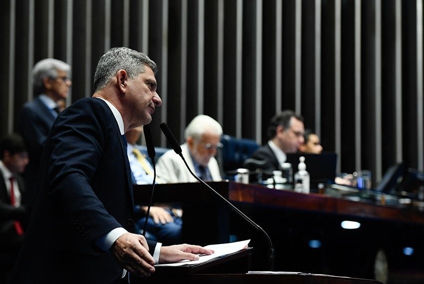 Senado aprova projeto que limita aumento do salário mínimo